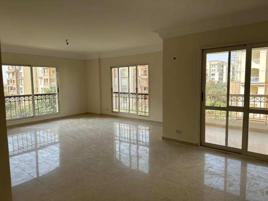 شقة للايجار قانون بمدينتي 266م بB1 فيو جاردن ونادي